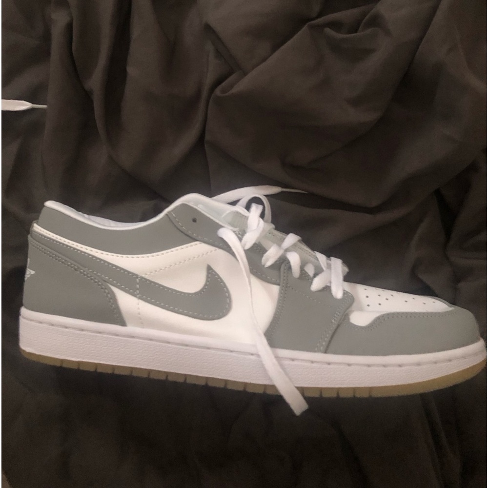 Dunks low